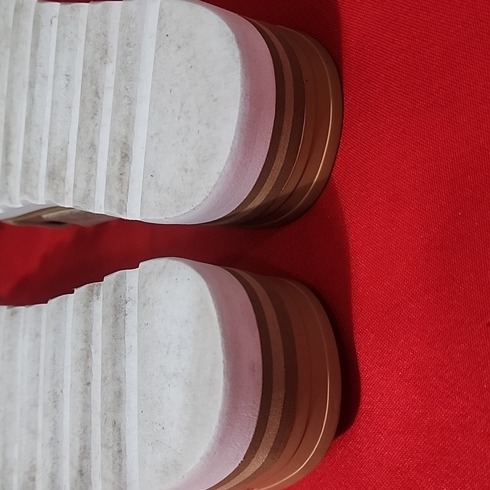 Reef Women's Metallic Gold Slide Sandals - Picture 8 of 10